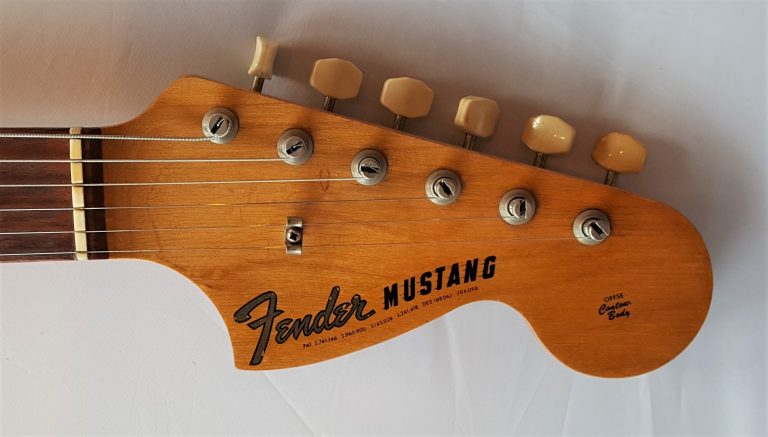 Fender Mustang