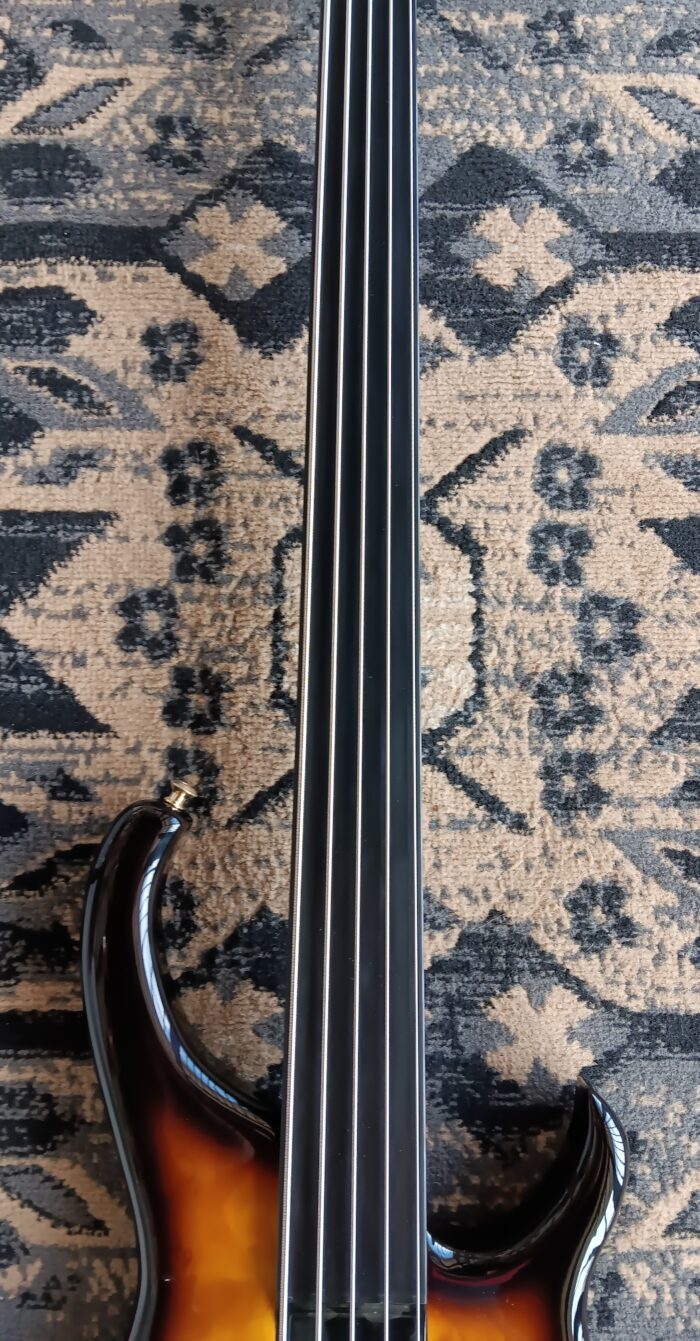 1993 Modulus Quantum 5 String - Image 11