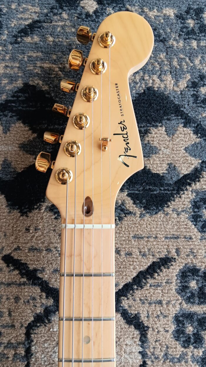 2004 Fender 50th Anniversary American Deluxe Stratocaster - Image 20