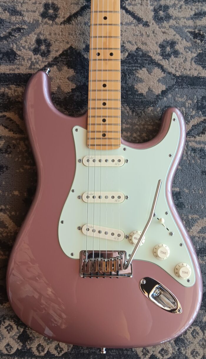 2013 Fender American Deluxe Stratocaster - Image 9